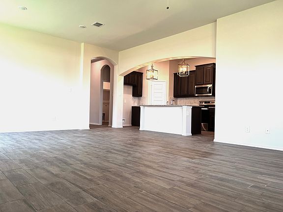 3rd image of 2849 Hudson Dr