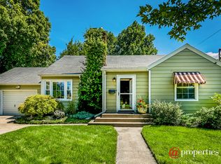 710 N Elm St, Three Oaks, MI 49128