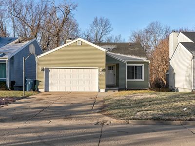 8016 N Walnut Creek Dr, Urbandale, IA, 50322