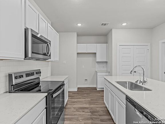 5th image of 4243 CLARISSE STREET