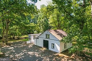 4th image of 4379 Doctor Samuel Mudd Rd
