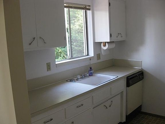 4th image of 922 Glennwood Ave NE #6