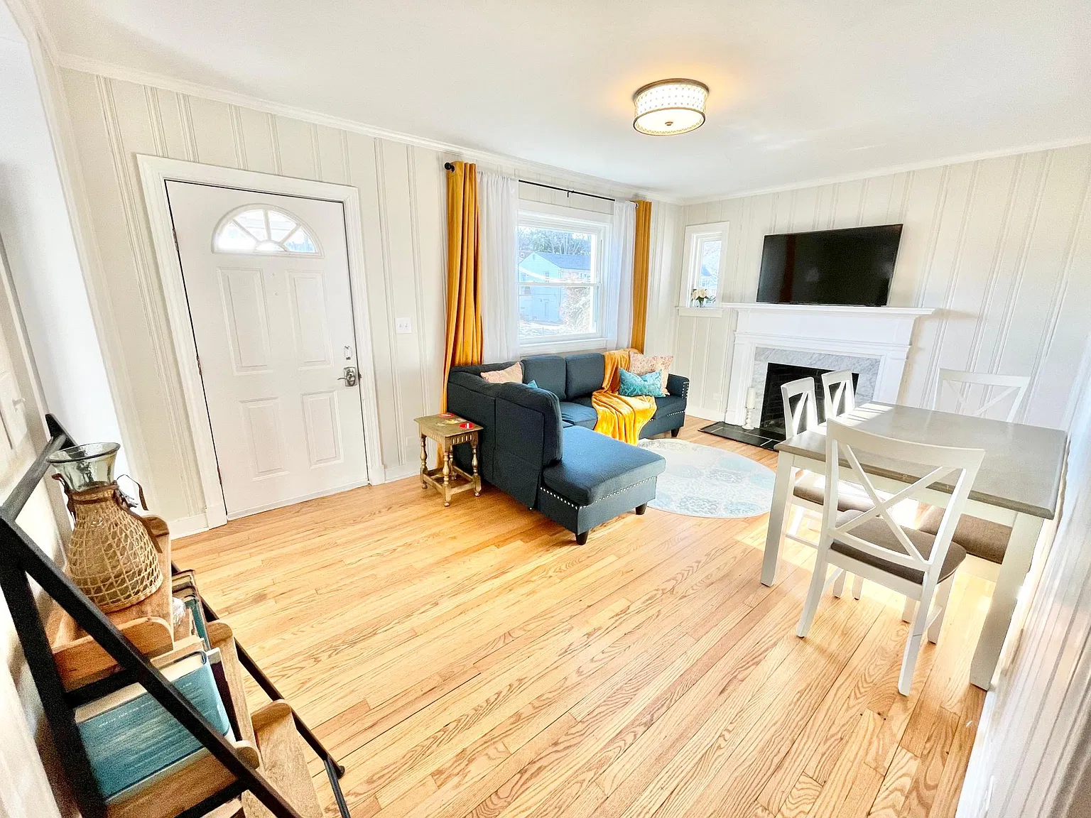 3 bed, 1225 sqft, $3,350 — Photo 1