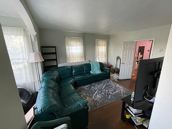 2nd image of 11 Seeley St APT 2