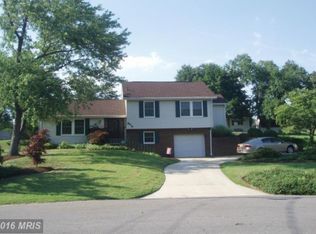 904 Timber Ridge Dr, Hanover, MD 21076