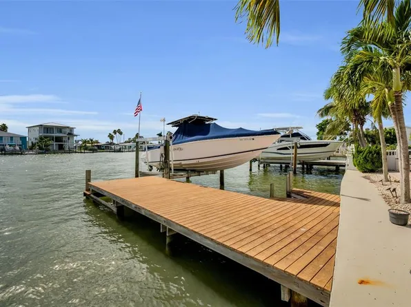 16108 6th St E, Redington Beach, FL 33708