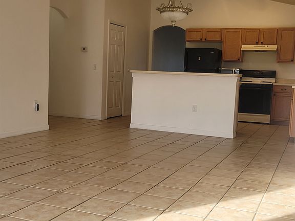 4th image of 217 Jessamine Dr