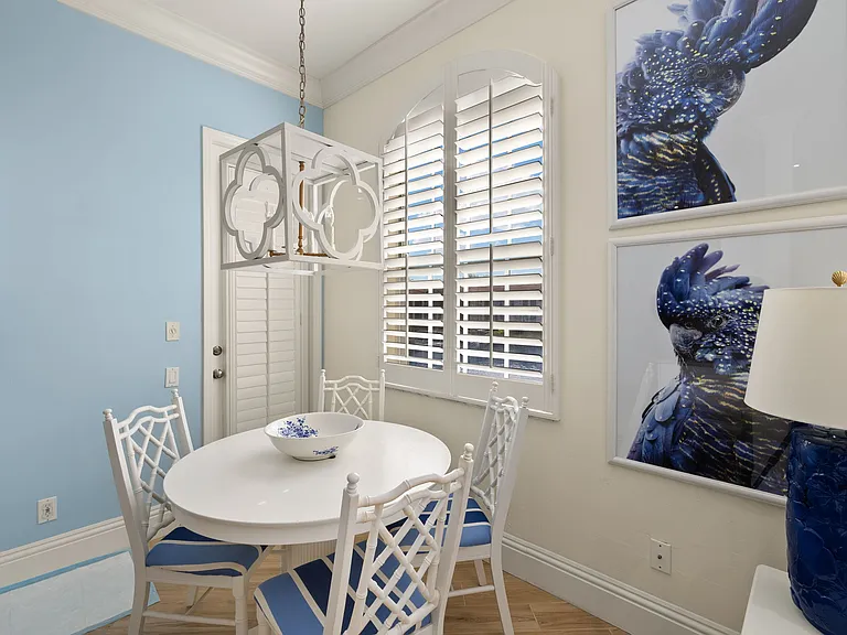 500 L Ambiance Cir #202 — Photo 10