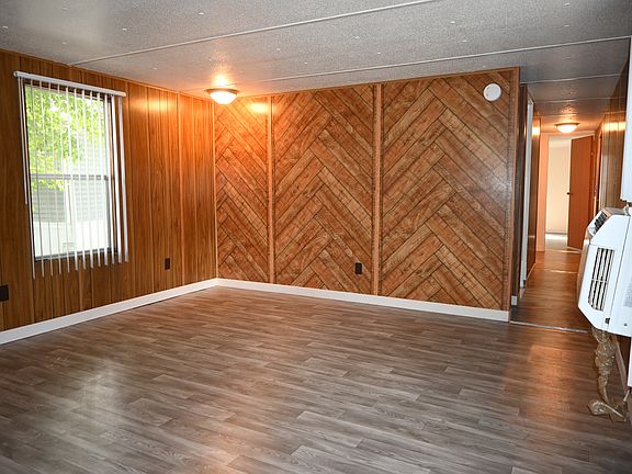 5th image of 6028 McDaniel Ln