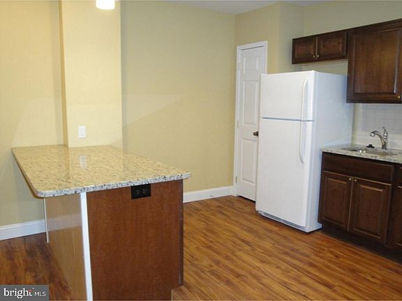 4th image of 2662 Orthodox St