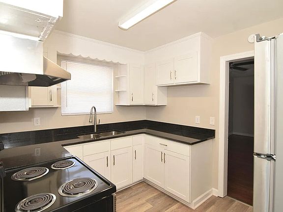 5th image of 2424 Bream Avenue