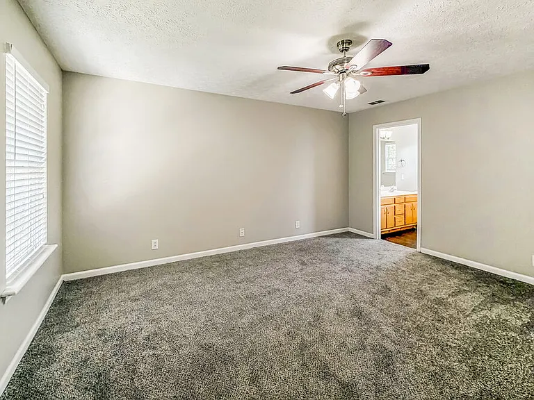 7835 Rainey Dr — Photo 11