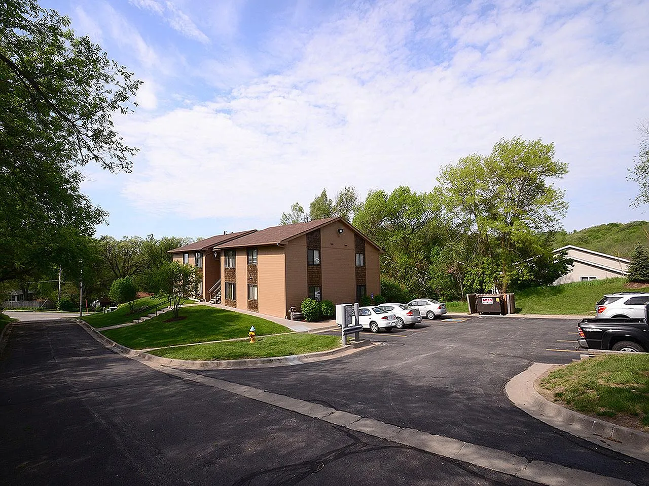 2 bed, 850 sqft, $1,025 — Photo 2