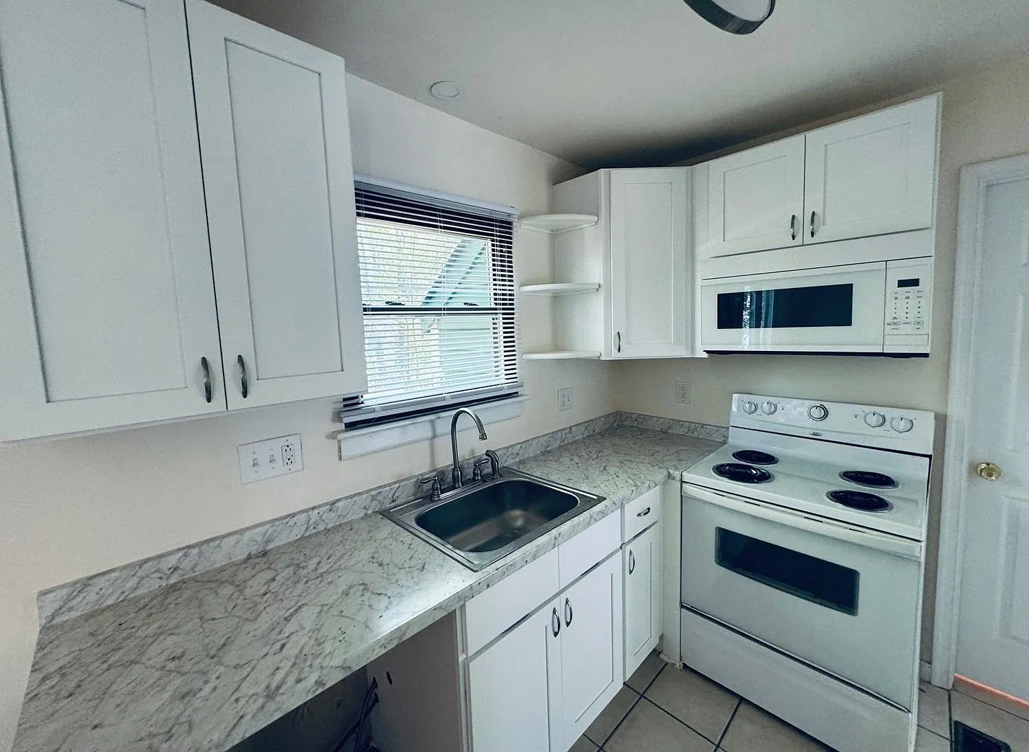8506 Scottingham Ct — Photo 3