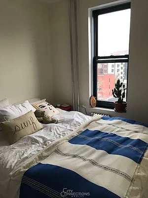 Rented by City Connections Realty | media 4