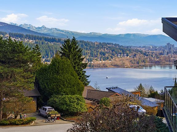 2nd image of 526 Yale Rd