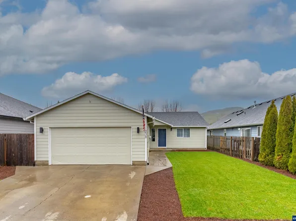 238 NW Sagan Loop, Sheridan, OR 97378