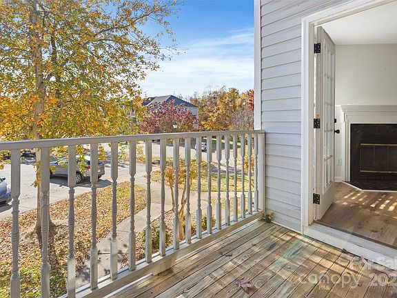 5th image of 221 Quietwood Dr Unit 221