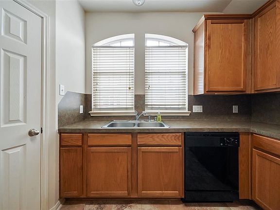 3rd image of 1631 Village Townhome Dr