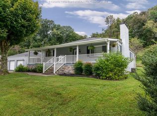 126 Riverview Dr, Saint Albans, WV 25177
