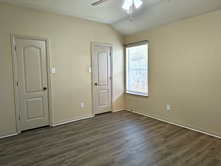 5725 Swords Dr — Photo 14
