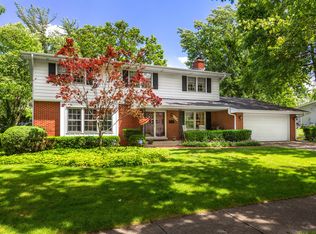 1136 Cardinal Ln, Naperville, IL 60540