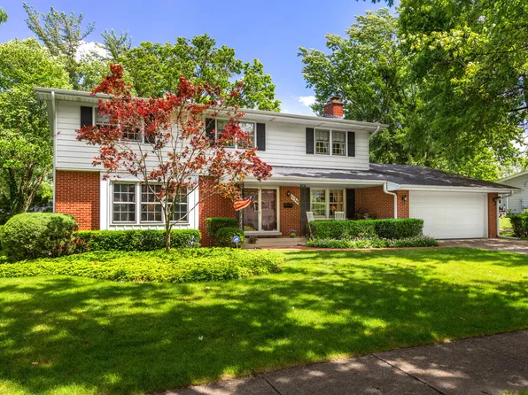 1136 Cardinal Ln, Naperville, IL 60540