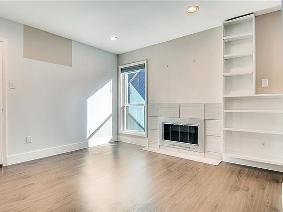 3rd image of 935 La Posada Dr Unit 218