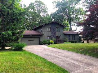 3332 Sanitarium Rd, Akron, OH 44312