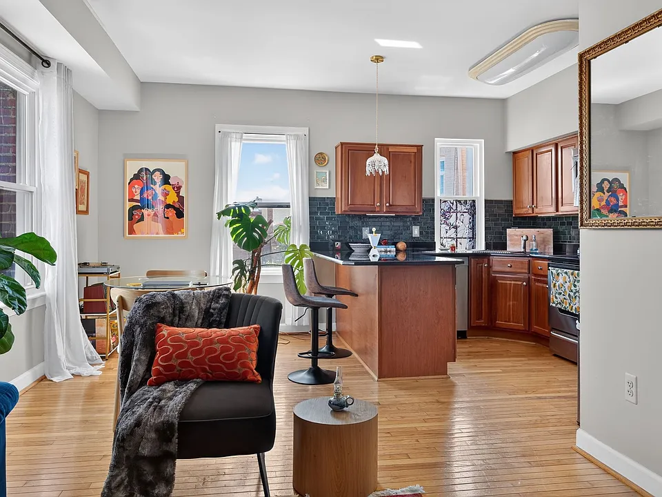 1321 Fairmont St NW #307