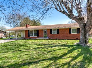 2324 Yorkcrest Dr, Knoxville, TN 37912