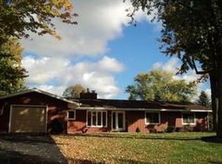 29 Birchwood Dr, Fredonia, NY 14063