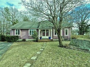 20 Jasmine Ct, Cranston, RI 02920