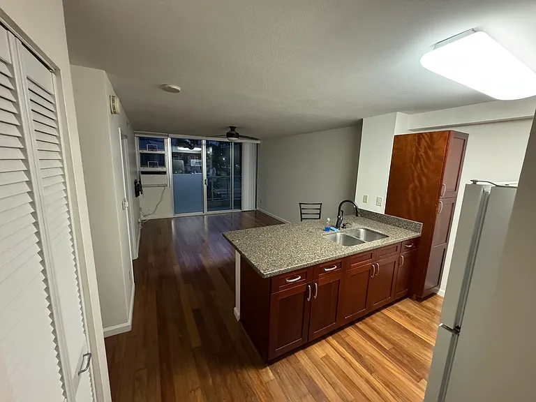 215 N King St #208 — Photo 5