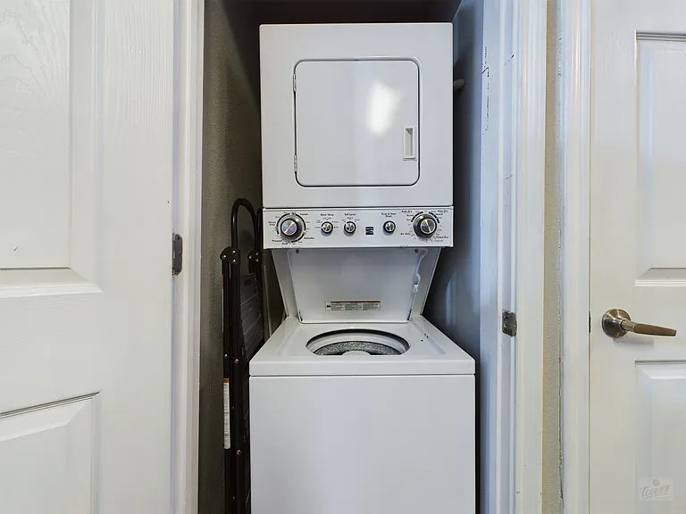 2502 Leon St #100 — Photo 14