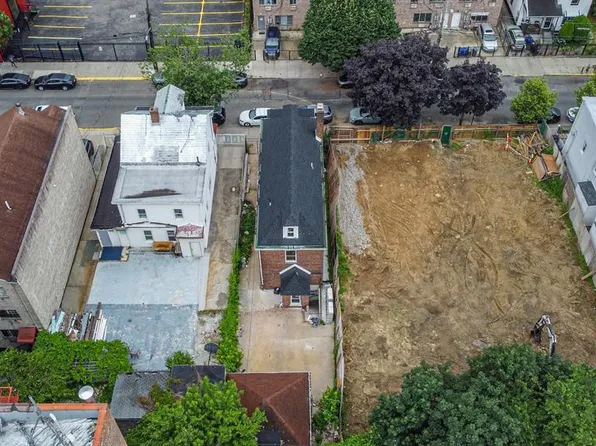 679 East 221st Street image 27 of 30