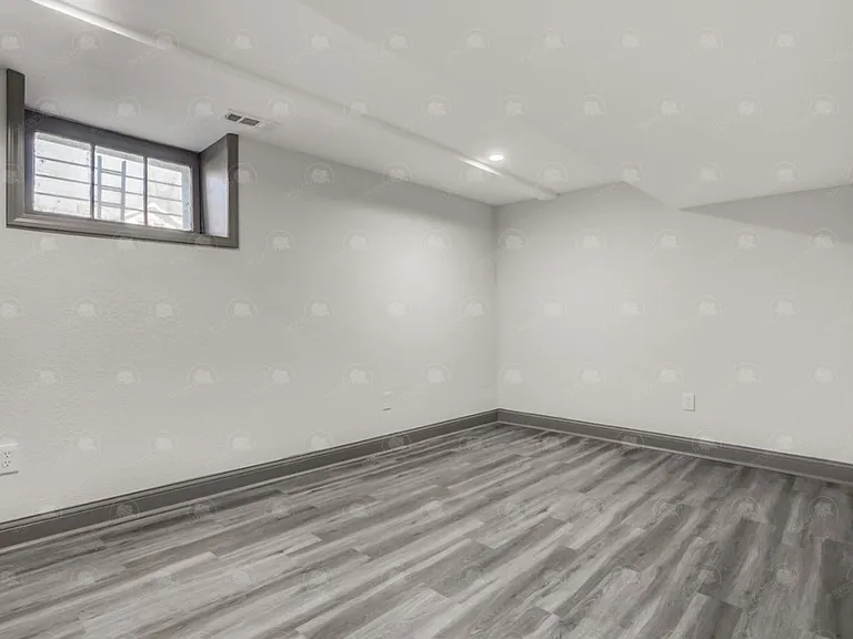6627 Brooklyn Ave — Photo 14