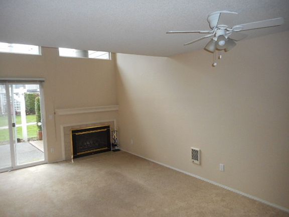 5th image of 826 Pike St NE APT C6