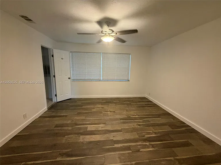 1425 NE 56th St #5 — Photo 15