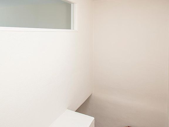2nd image of 413 Acacia Ave