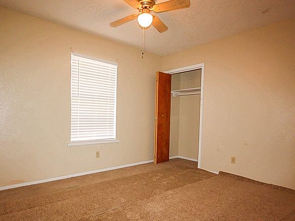 5th image of 1003 E Clare St