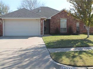 12412 SW 9th St, Yukon, OK 73099