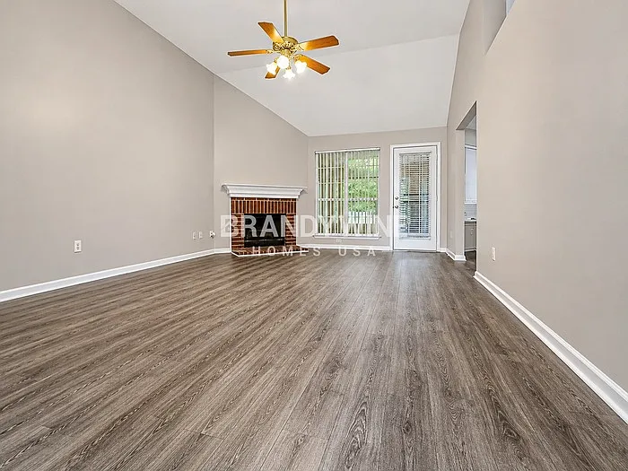 5597 Blackburg Dr — Photo 4