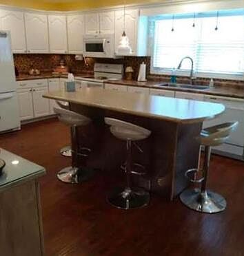 3rd image of 114 N Chester Ave