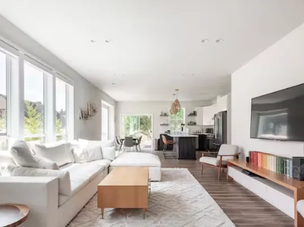 (undisclosed Address), Portland, OR 97211