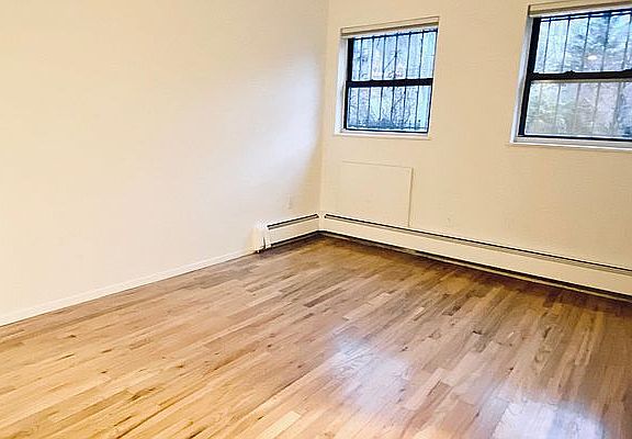 3rd image of 643 E 9th St APT 1A