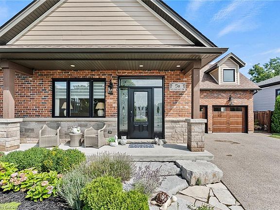 3rd image of 5 Wilholme Dr
