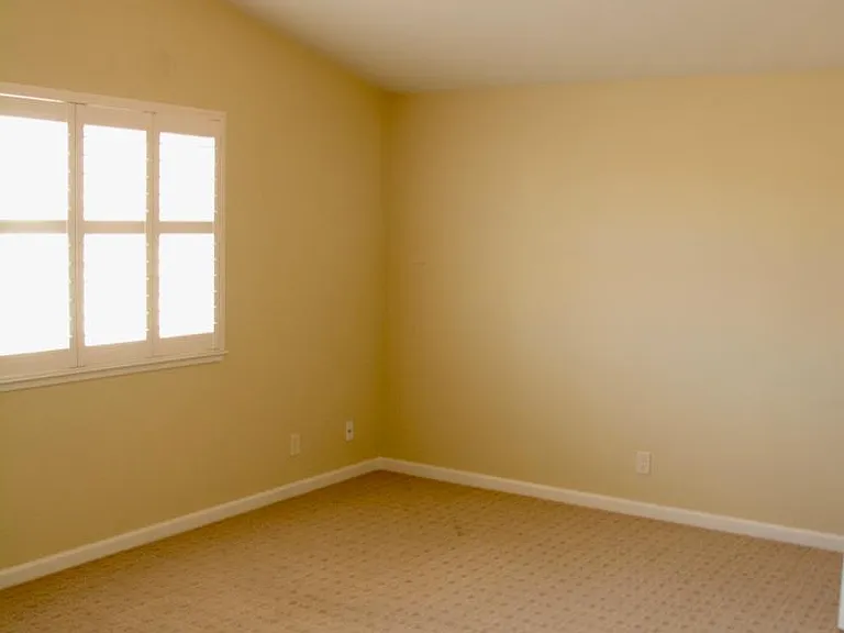 2420 Lincoln Meadows Dr — Photo 8