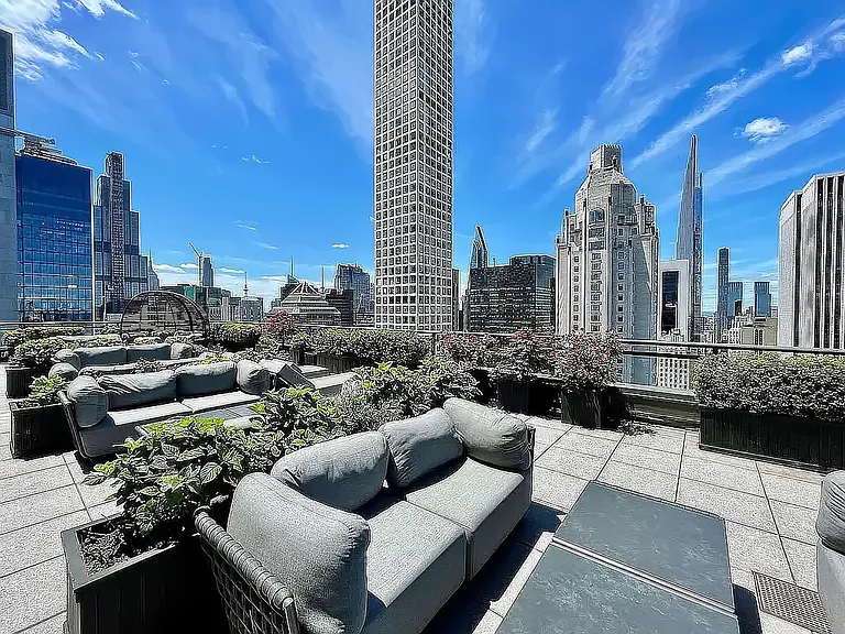117 E 57th St #34E — Photo 18