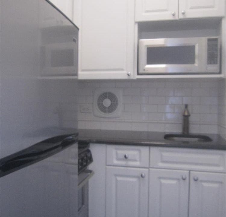2nd image of 4 Park Ave APT 17S